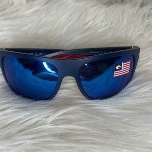 Costa freedom fade/blue mirror polarized 580G